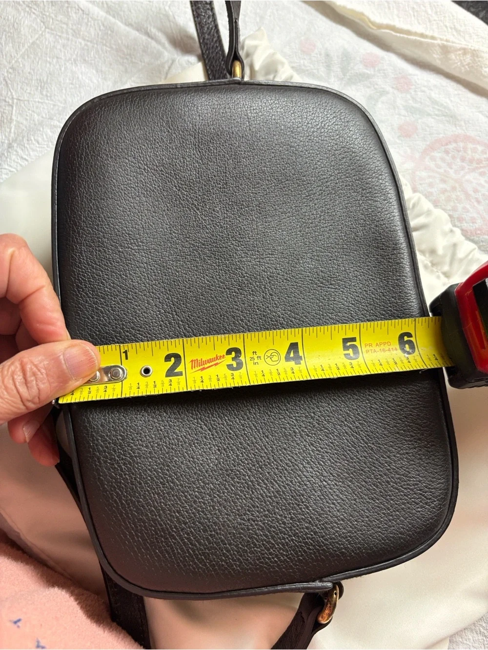 Gucci Brown Leather Messenger Bag with Green-Red Stripe and Gold Bee - Picture 8 of 10